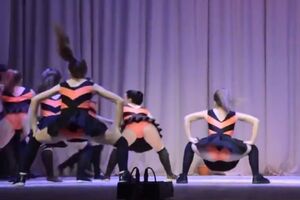 На сцене несовершеннолетние исполняли танец в стиле тверк или booty dance