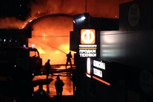 Огонь возле "Позняков" начался около полуночи 13 апреля