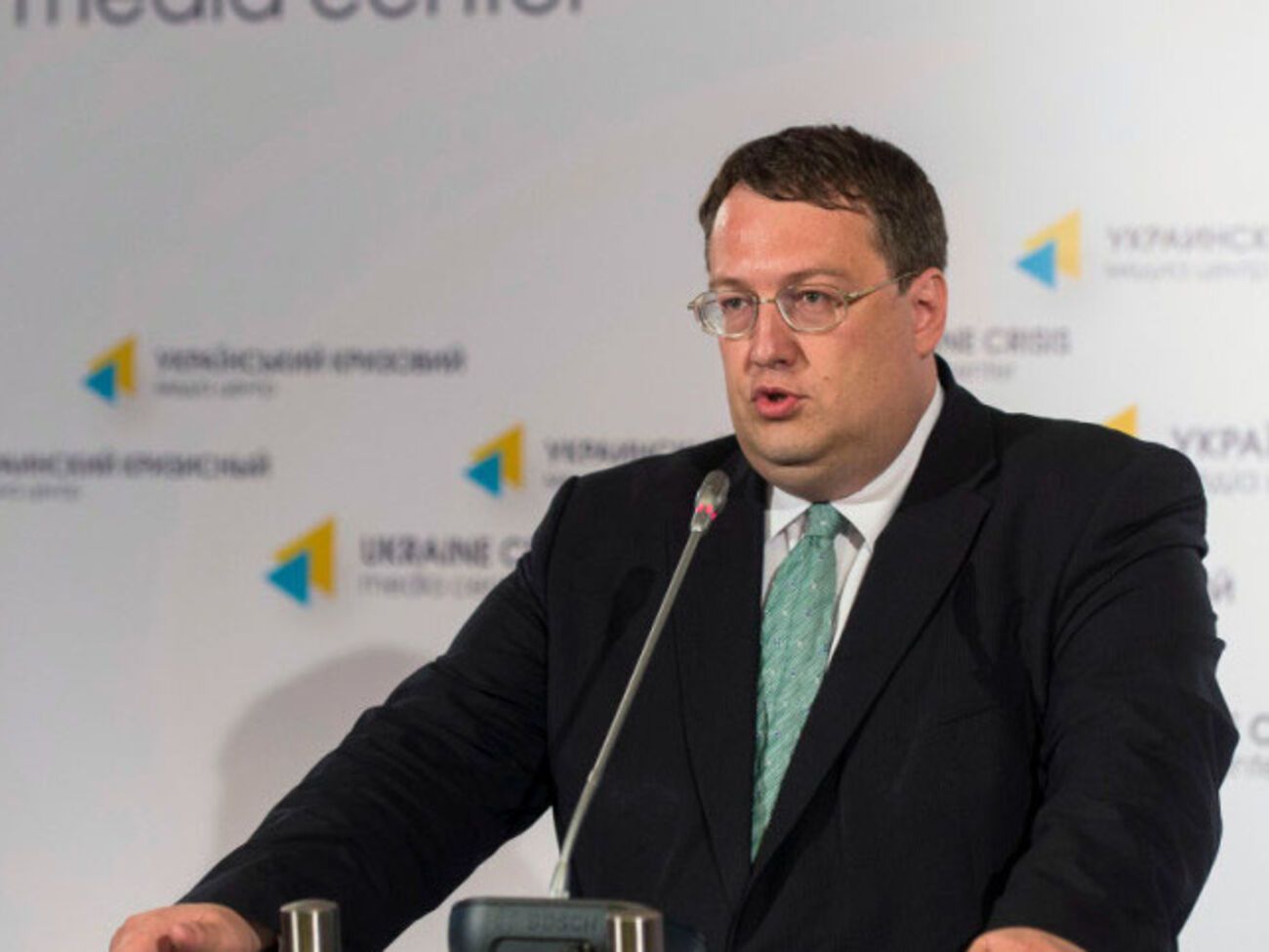 Геращенко высказался за гуманное решение проблемы бездомных животных