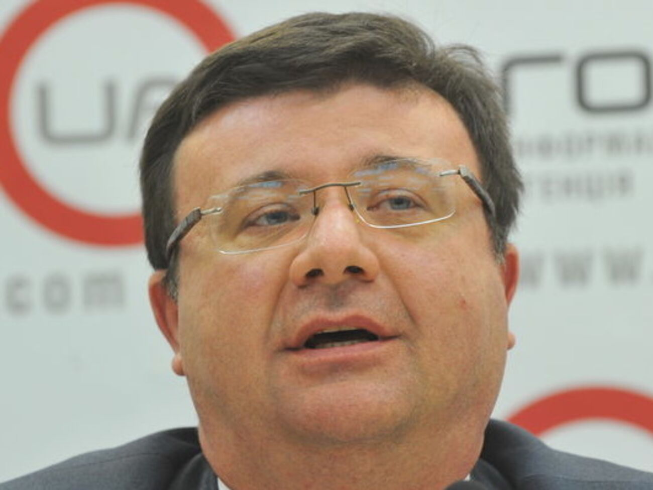 Павловский:&nbsp;С первого апреля повысили не только тарифы для населения, но и зарплату для чиновников и депутатов до 17,5 тыс. грн