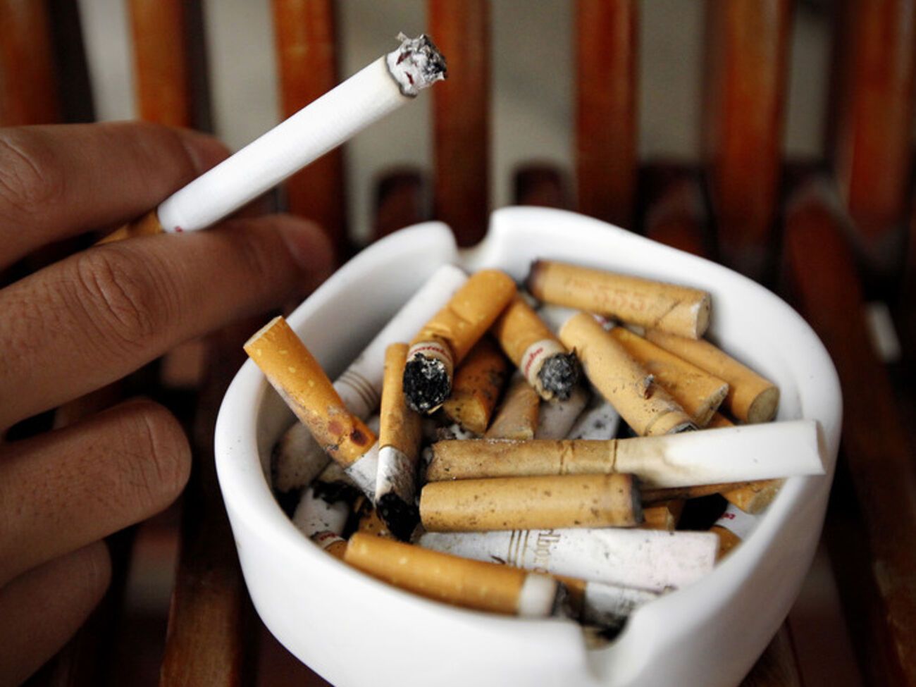 Украинцы тратят много денег на сигареты