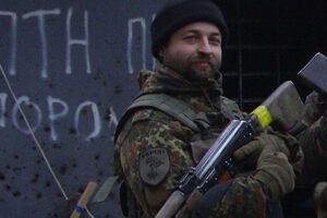 По словам Тягнибока, осколок мины попал бойцу в сердце, смерть наступила мгновенно