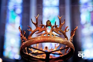 Премьера сериала в США состоялась на месяц позже европейской