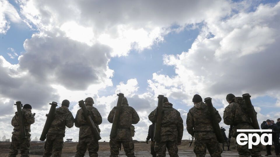 Бойцов под Широкино обстреляли из танков и артиллерийских установок