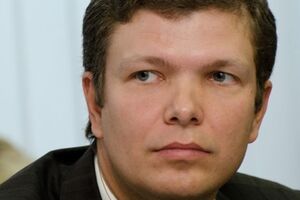 Емец предложил семи судьям КС заявить о самоотводе