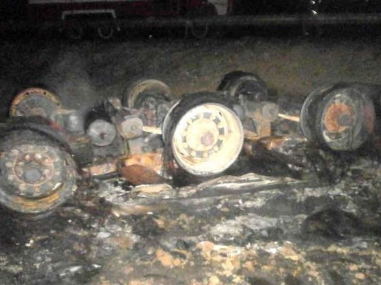 Бензовоз сгорел полностью