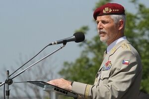 Генерал НАТО: Кремль внушил общественности, что в проблемах России виновен Запад