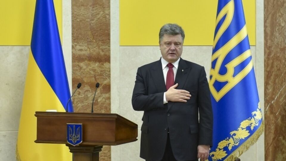 Порошенко поручил открыть реестр цен на лекарства