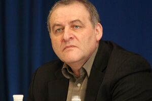 Захаров считает, что политиков и чиновников, связанных с бывшей властью, могут устранять как нежелательных свидетелей