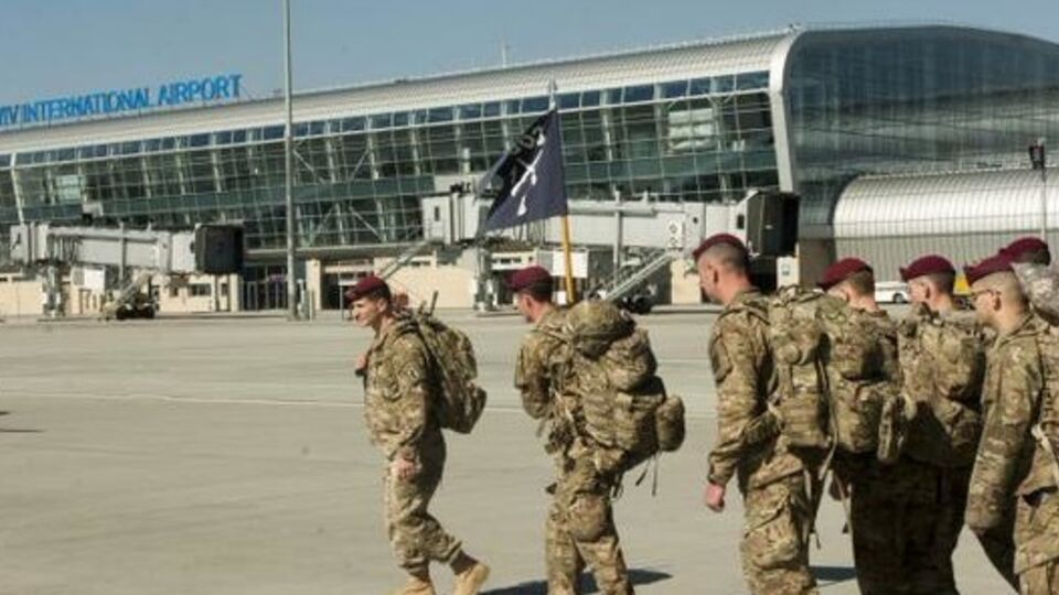 Десантники 173-й бригады США в украинском аэропорту