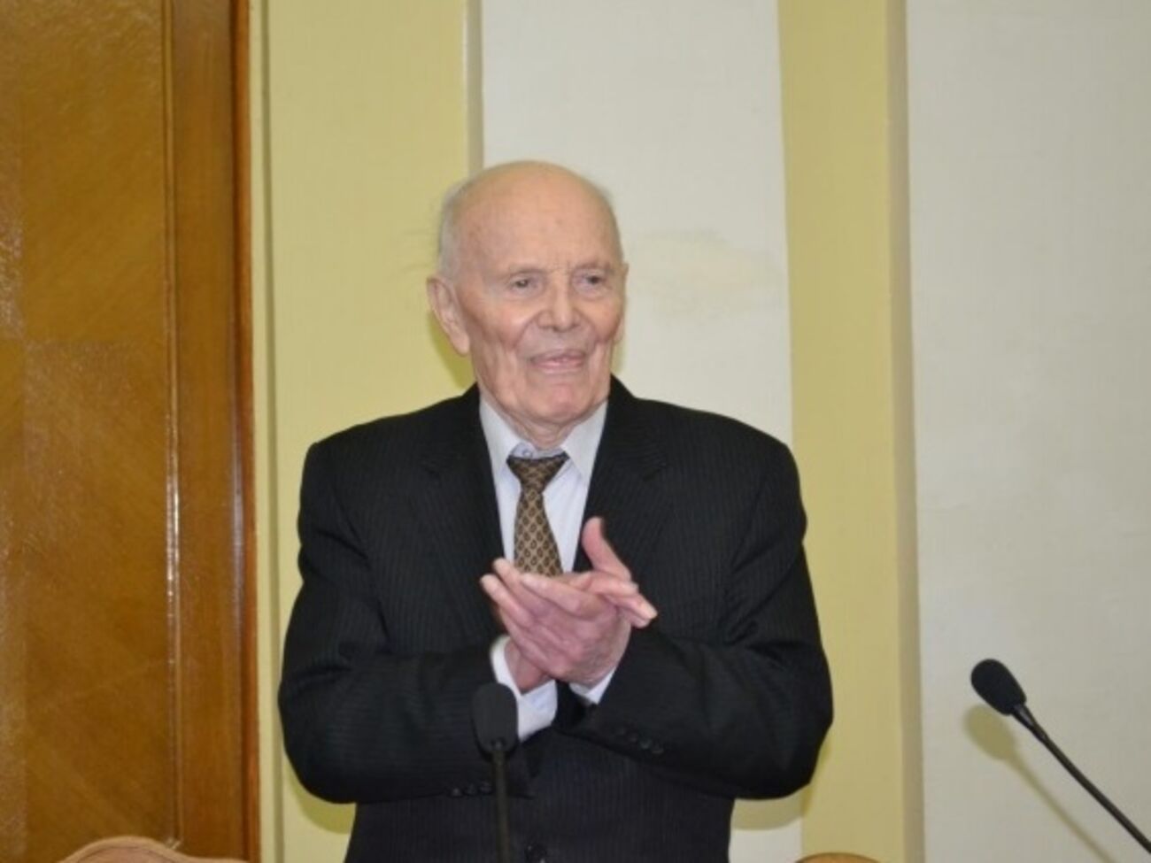 Борис Патон возглавляет украинскую академию наук с 1962 года