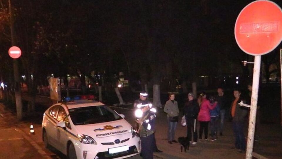 Въезд на главную площадь Славянска перекрыт