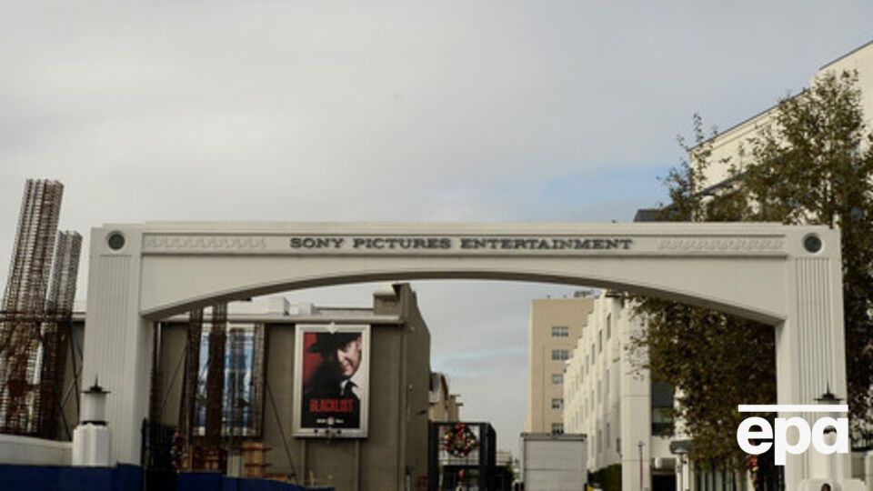 WikiLeaks опубликовала на своем сайте архив из 30 тысяч документов, похищенных хакерами в результате взлома серверов компании Sony Pictures осенью прошлого года