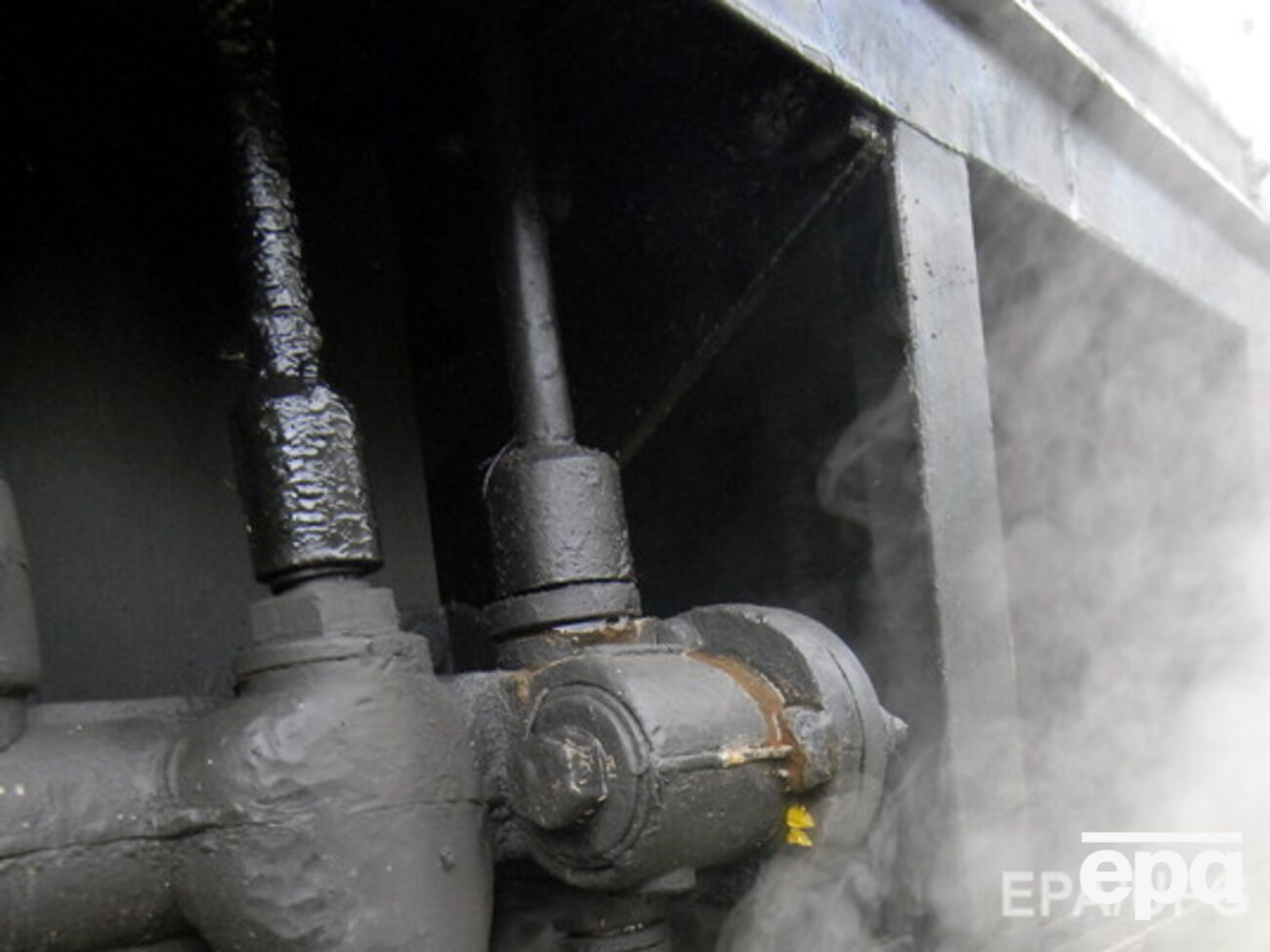 Преступники пытались спрятать вагоны с металлоломом среди легальных грузов