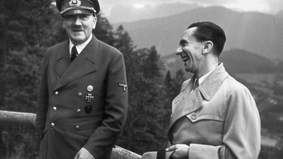 Адольф Гитлер и Йозеф Геббельс