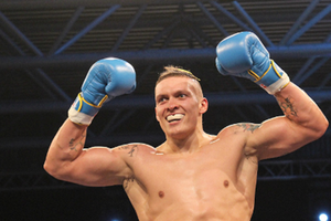 Президент поздравил Усика с победой над россиянином