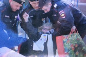 В Москве задерживают участников одиночных пикетов