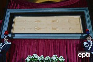 В настоящее время продолжаются споры о подлинности плащаницы