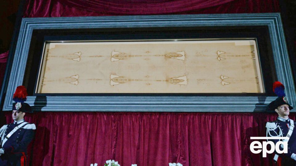 В настоящее время продолжаются споры о подлинности плащаницы