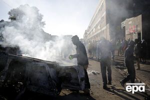 Полиция была вынуждена применить слезоточивый газ и резиновые пули, чтобы разогнать манифестации против приезжих