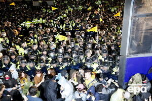 В стихийном марше приняли участие порядка 10 тыс. человек