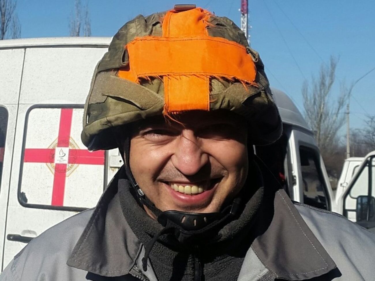 Ярослав Жилкин: В Украине до сих пор не налажена процедура хранения тел, поступающих из зоны боевых действий. Это неправильно для страны, на территории которой год идет война. Надо строить новые помещения. Ну нельзя хоронить неопознанных