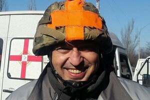 Ярослав Жилкин: В Украине до сих пор не налажена процедура хранения тел, поступающих из зоны боевых действий. Это неправильно для страны, на территории которой год идет война. Надо строить новые помещения. Ну нельзя хоронить неопознанных