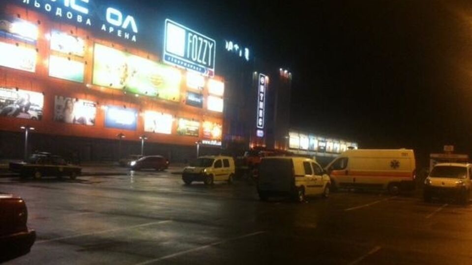 Неизвестные сообщили о заминировании ТРЦ "Дафи"