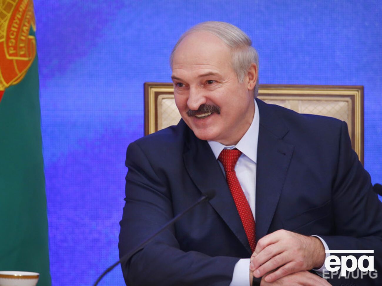 Лукашенко не верит, что Путин хочет "восстановить империю"