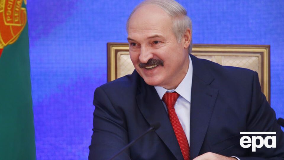 Лукашенко не верит, что Путин хочет "восстановить империю"