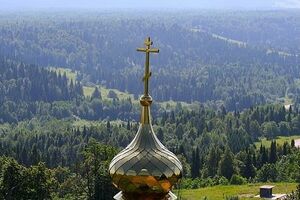 Монастырь открыт в поселке городского типа Раздольное на месте прихода Спасо-Преображенского кафедрального собора