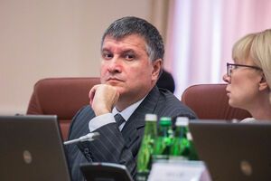 Арсен Аваков сообщил о задержании начальника отдела организации МРЭО ГАИ Киева Николая Жебеля