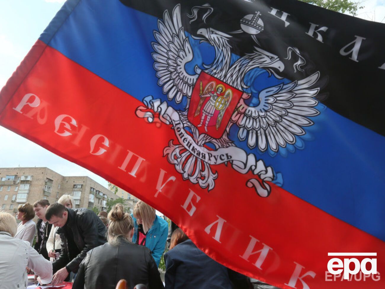 По мнению 19,6% украинцев, "ДНР" И "ЛНР" могут представлять население Донбасса