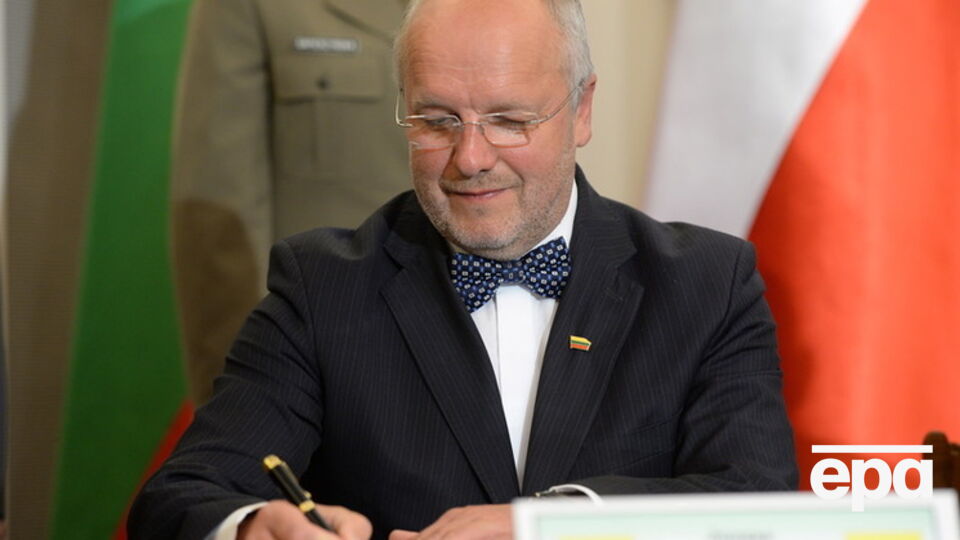 Глава оборонного ведомства Литвы посетит Украину