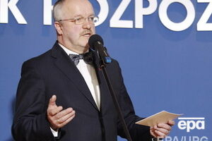 Олекас подчеркнул, что Украина уже год испытывает на себе агрессию России, которая угрожает всей Европе