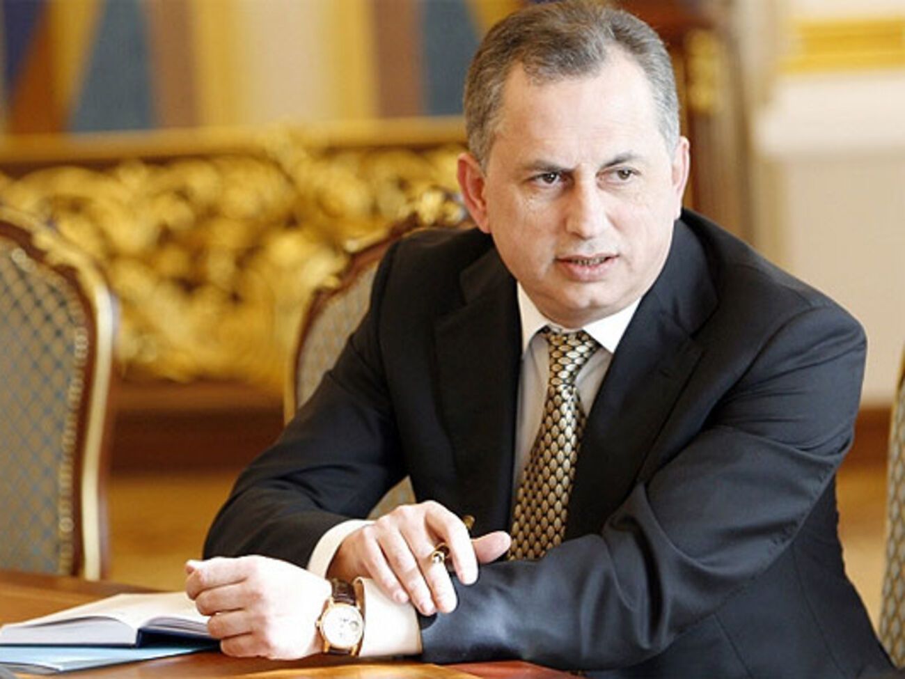 Возглавил заседание "теневого" правительства бывший вице-премьер, глава "Опозиционного блока" Борис Колесников