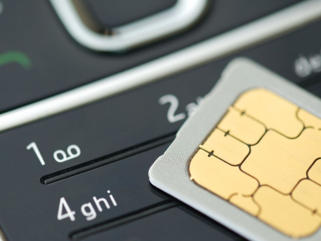 Такие меры объясняются военныеми действиями и криминогенной ситуацией в стране