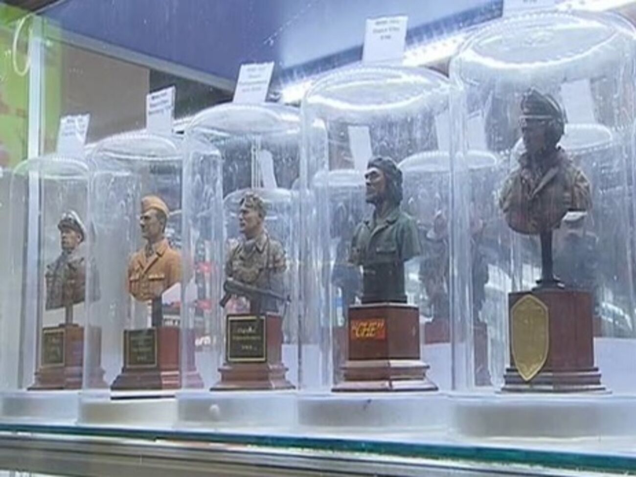 Фигурки солдатиков в форме нацистской Германии были обнаружены в одном из магазинов на Лубянке в начале апреля