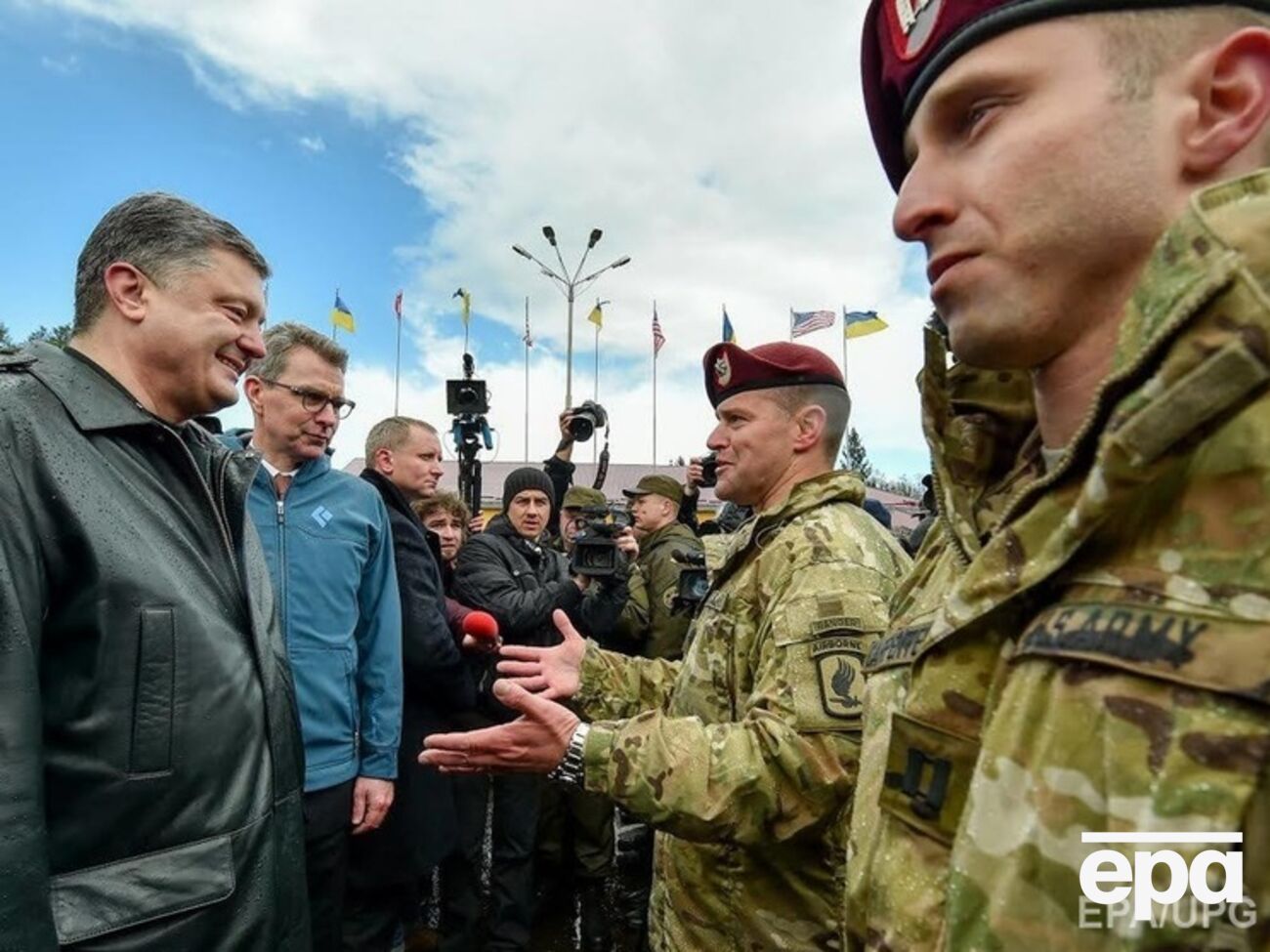 Президент Украины сообщил, что наших солдат будут тренировать иностранные военные