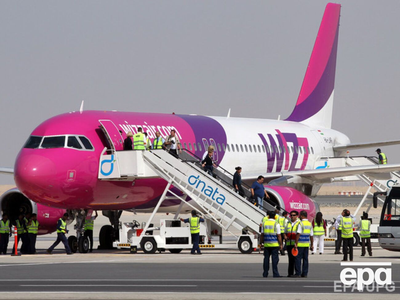 Украинские чиновники будут уговаривать Wizz Air вернуться
