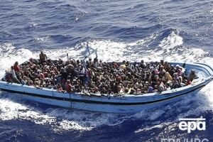 Судно с мигрантами перевернулось вблизи острова Лампедуза