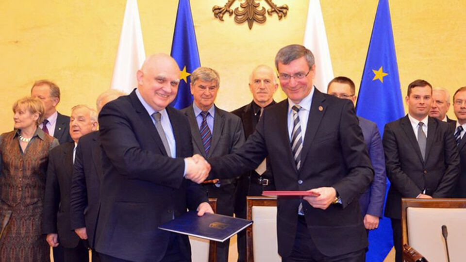 Олег Уруский и Марек Банашкевич обсудили возможность создания украинско-польских предприятий космического направления
<span face="helvetica, arial, lucida grande,