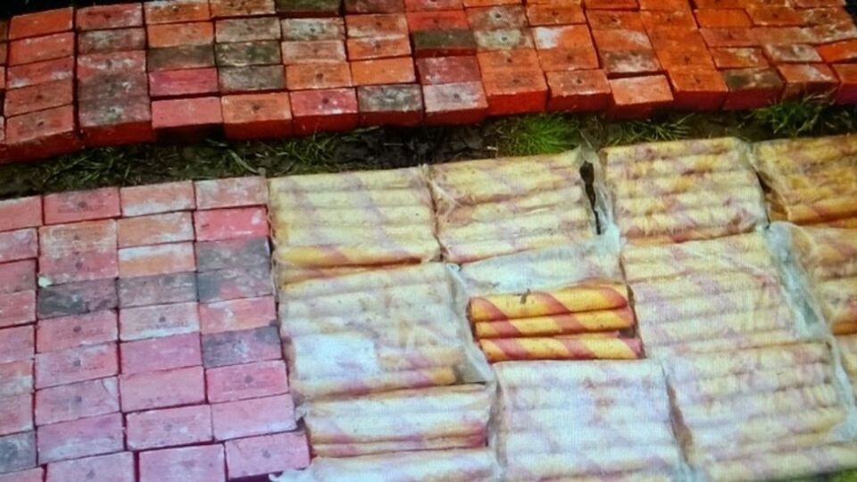 Москаль: Под мостом в Лисичанске нашли <span color="#141823" style="color: #141823;"><span face="helvetica, arial, lucida grande, sans-serif" style="font-family: helvetica, arial, 'lucida grande', sans-serif;"><span lang="ru-RU">124 тротиловые шашки&