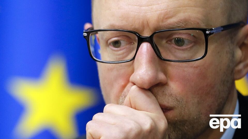 Яценюк считает, что Россия будет ждать ослабления санкций