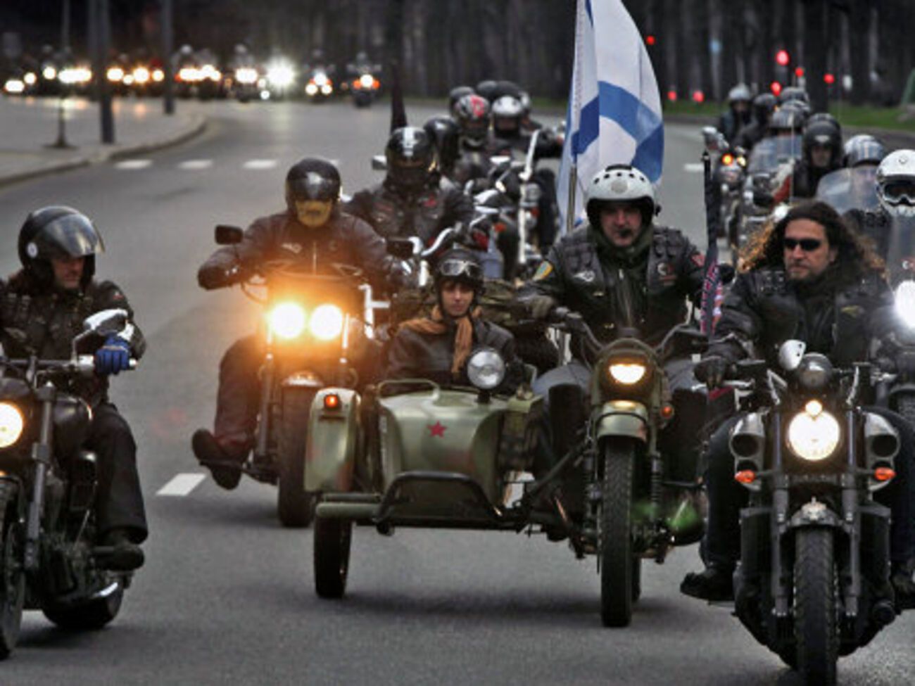 Байкеры в Европе собираются раздавать флажки "Новороссии"