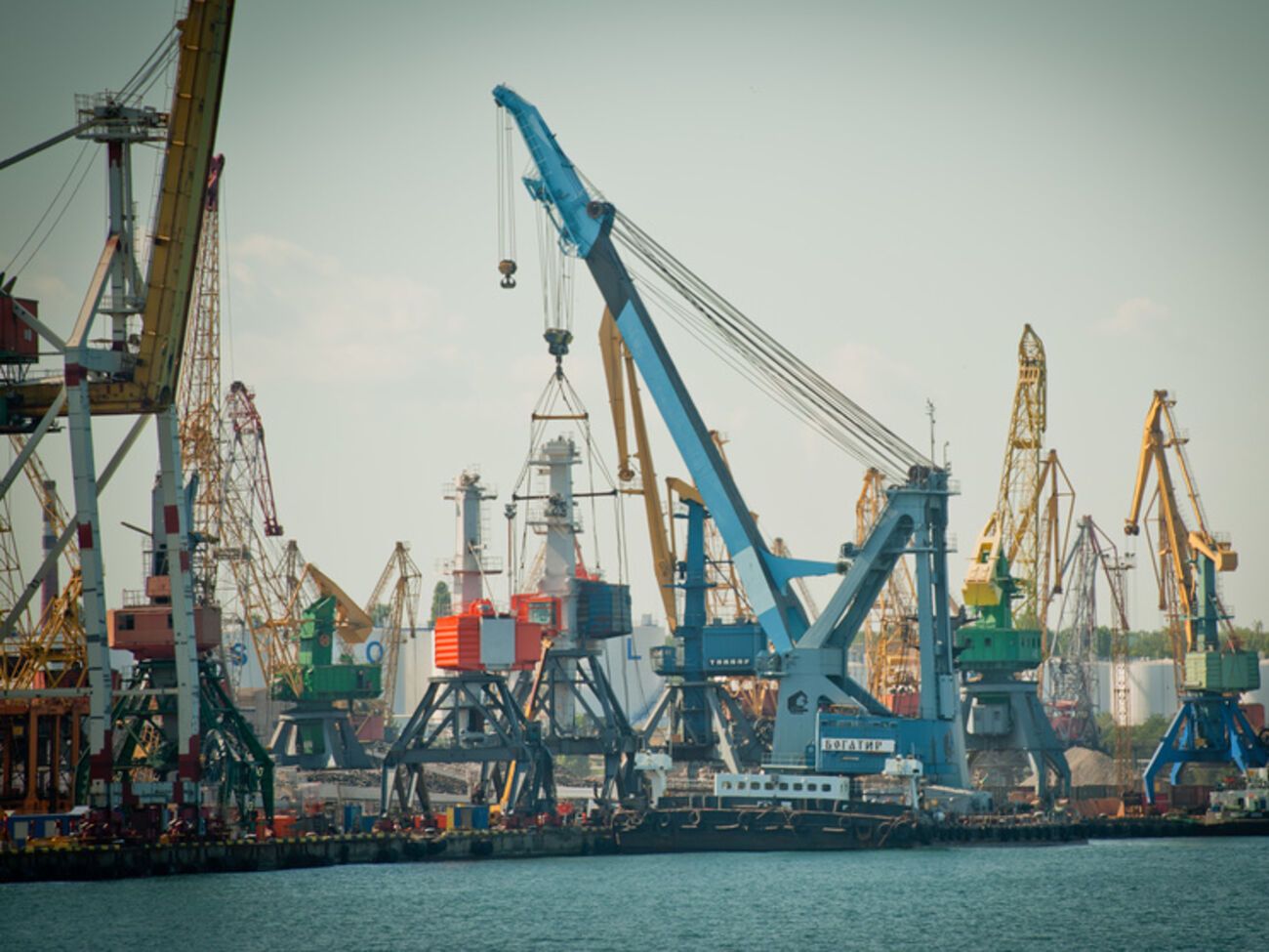 Мининфраструктуры до 20 мая принимает документы на должности руководителей 10 госпредприятий