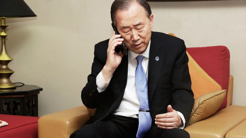 Пан Ги Мун провел телефонный разговор с Петром Порошенко