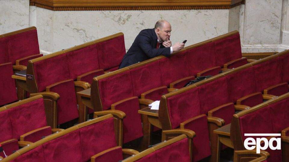 Когда представления о снятии неприкосновенности поступят в комитет, неизвестно