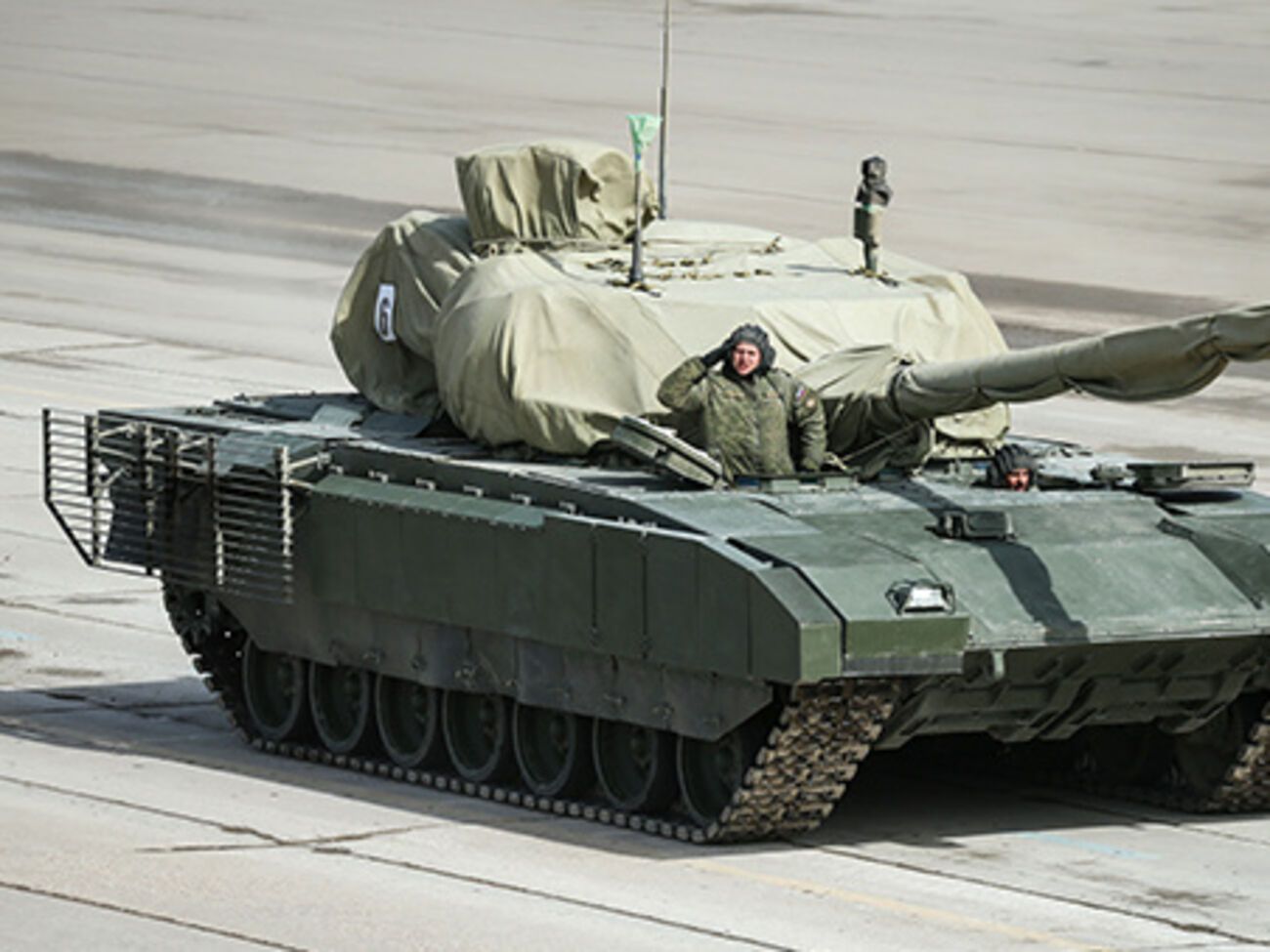 На платформе "Армата" созданы танк и БМП