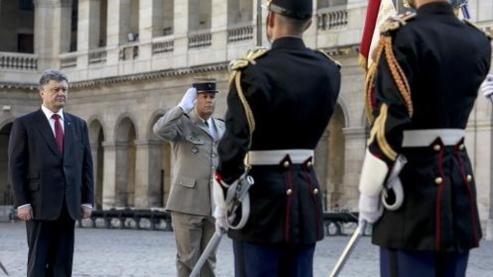 Порошенко прибыл во Францию. Фоторепортаж